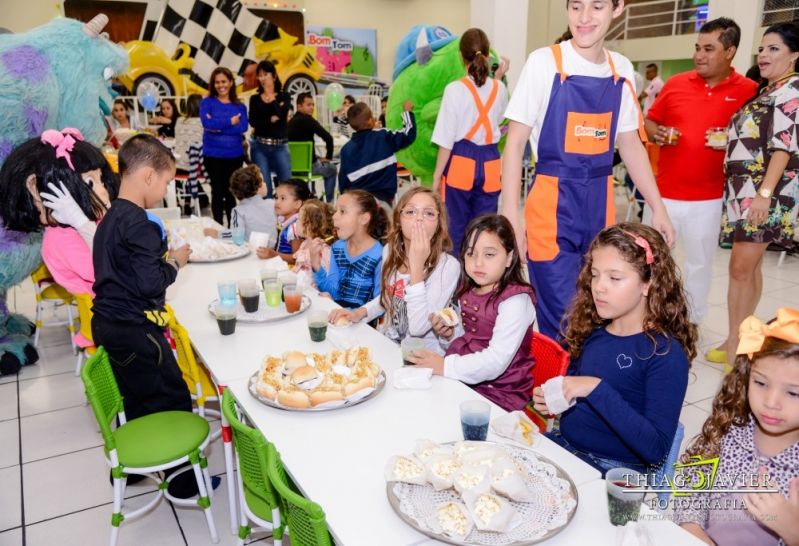 Salão para Festas com Preços Baixos em Embu das Artes - Aluguel de Espaço para Festas